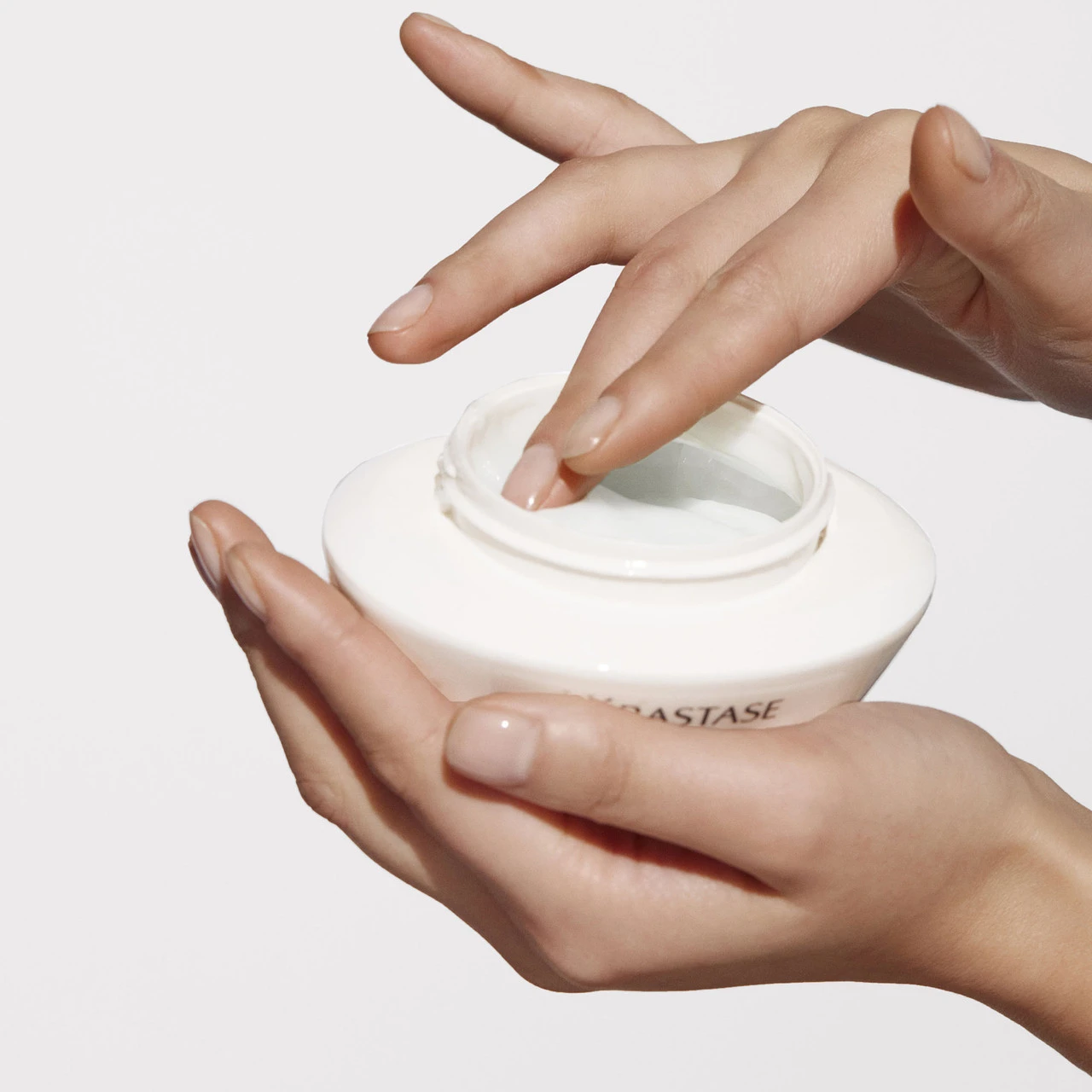 Masquintense Riche Nutritive Kérastase 200ml 6 Masquintense Riche Nutritive Kérastase 200ml – Image 4